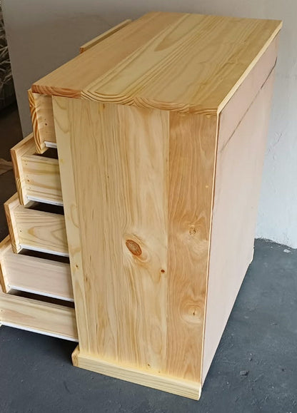 Chest of draws - 6 Draw