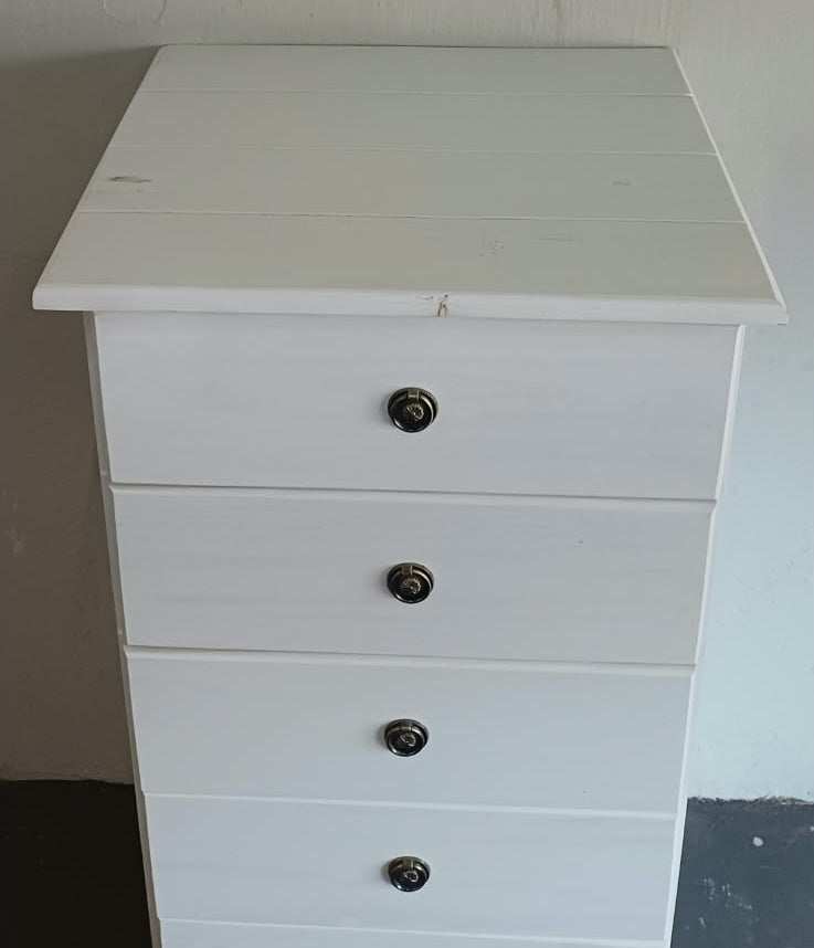 Chest of draws - Tall Boy 6 Draw
