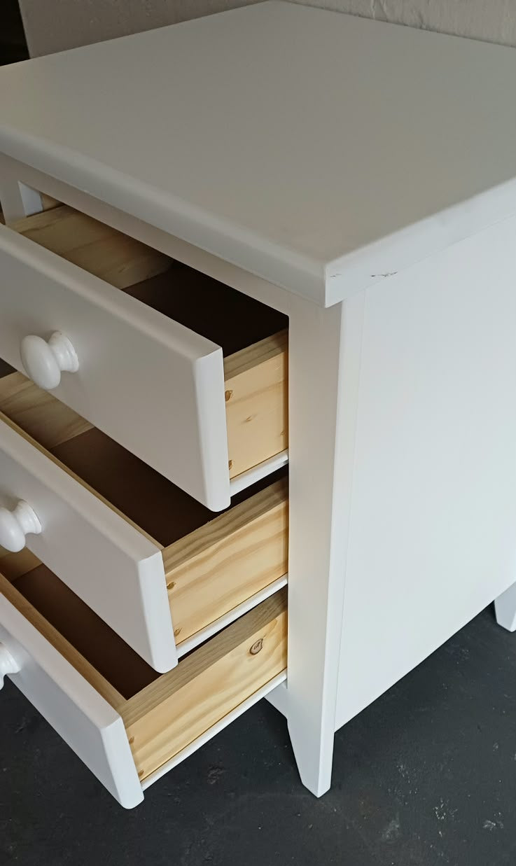 Bedside Table Pine - 3 Draw