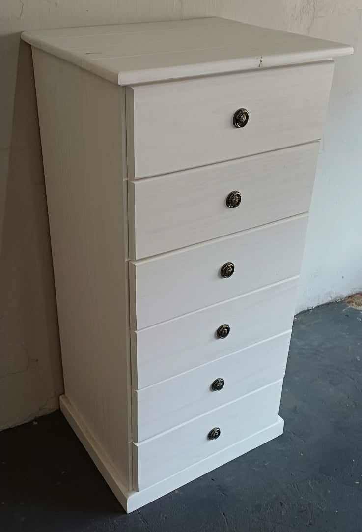 Chest of draws - Tall Boy 6 Draw