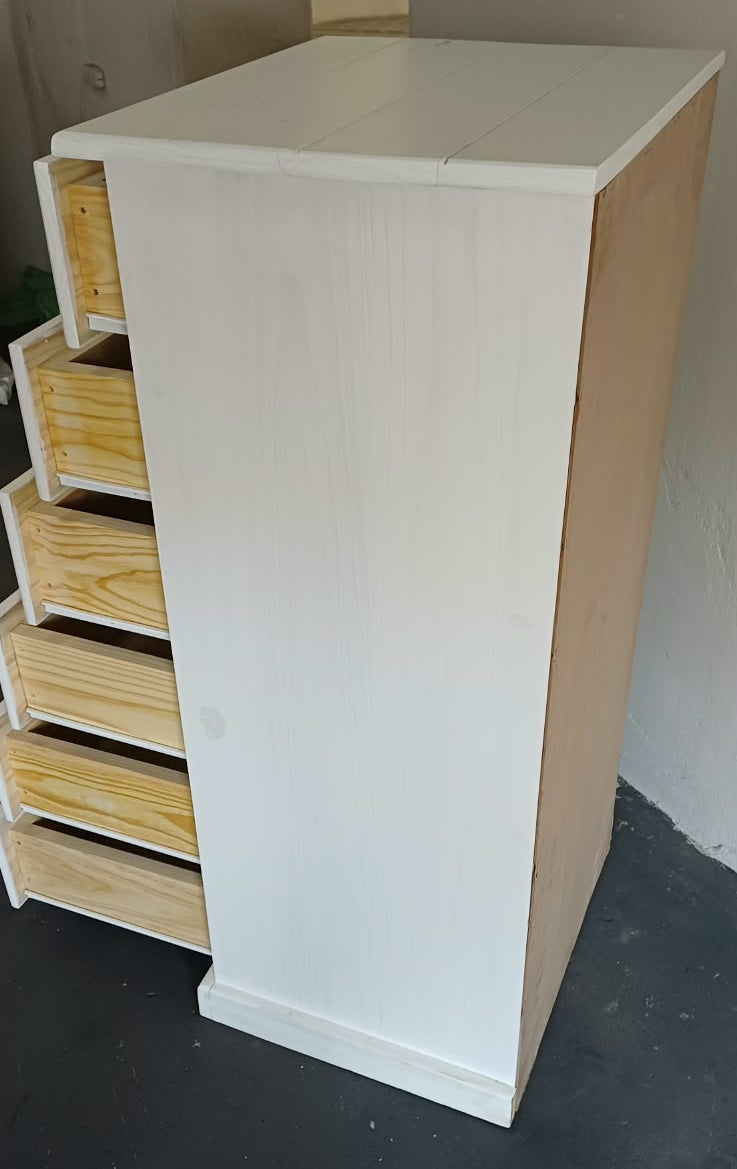 Chest of draws - Tall Boy 6 Draw