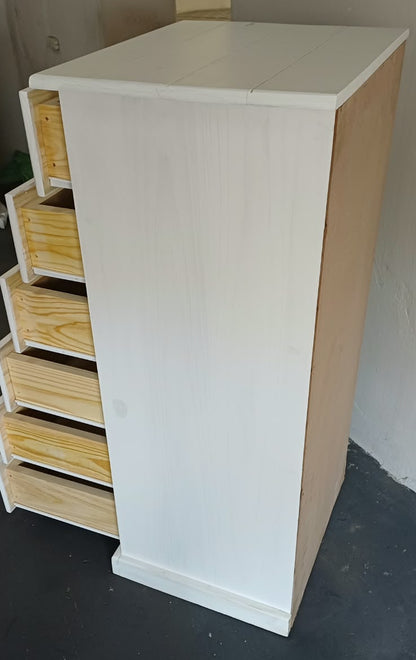 Chest of draws - Tall Boy 6 Draw